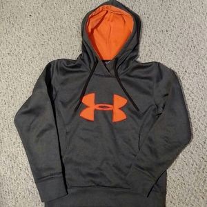 20 UnderArmour sweatshirt